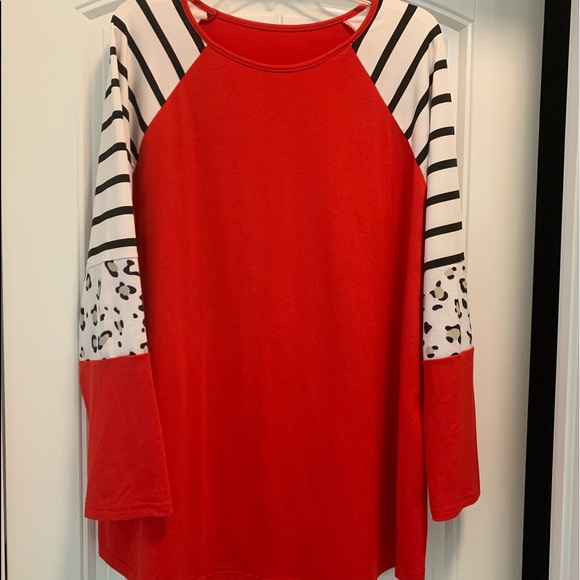 2x red black white leopard shirt - Picture 1 of 1